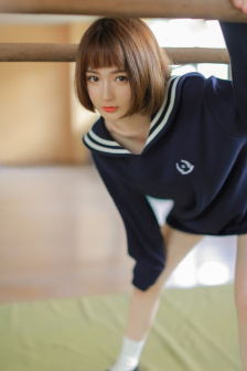 女员工的付出中字